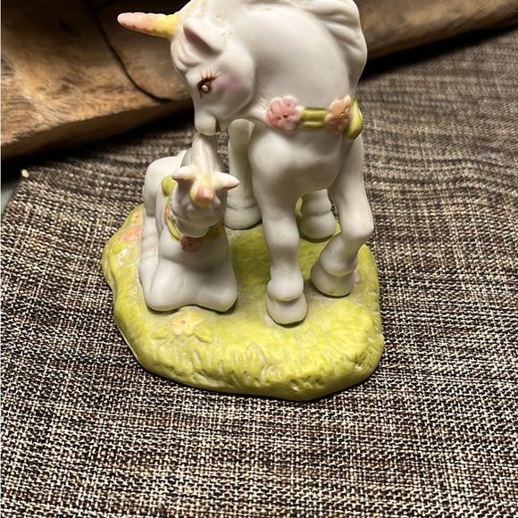 48-PTT Vntg  1982 Fantasy Series Mother & Baby Unicorn White Porcelain Figurine - Picture 5 of 10